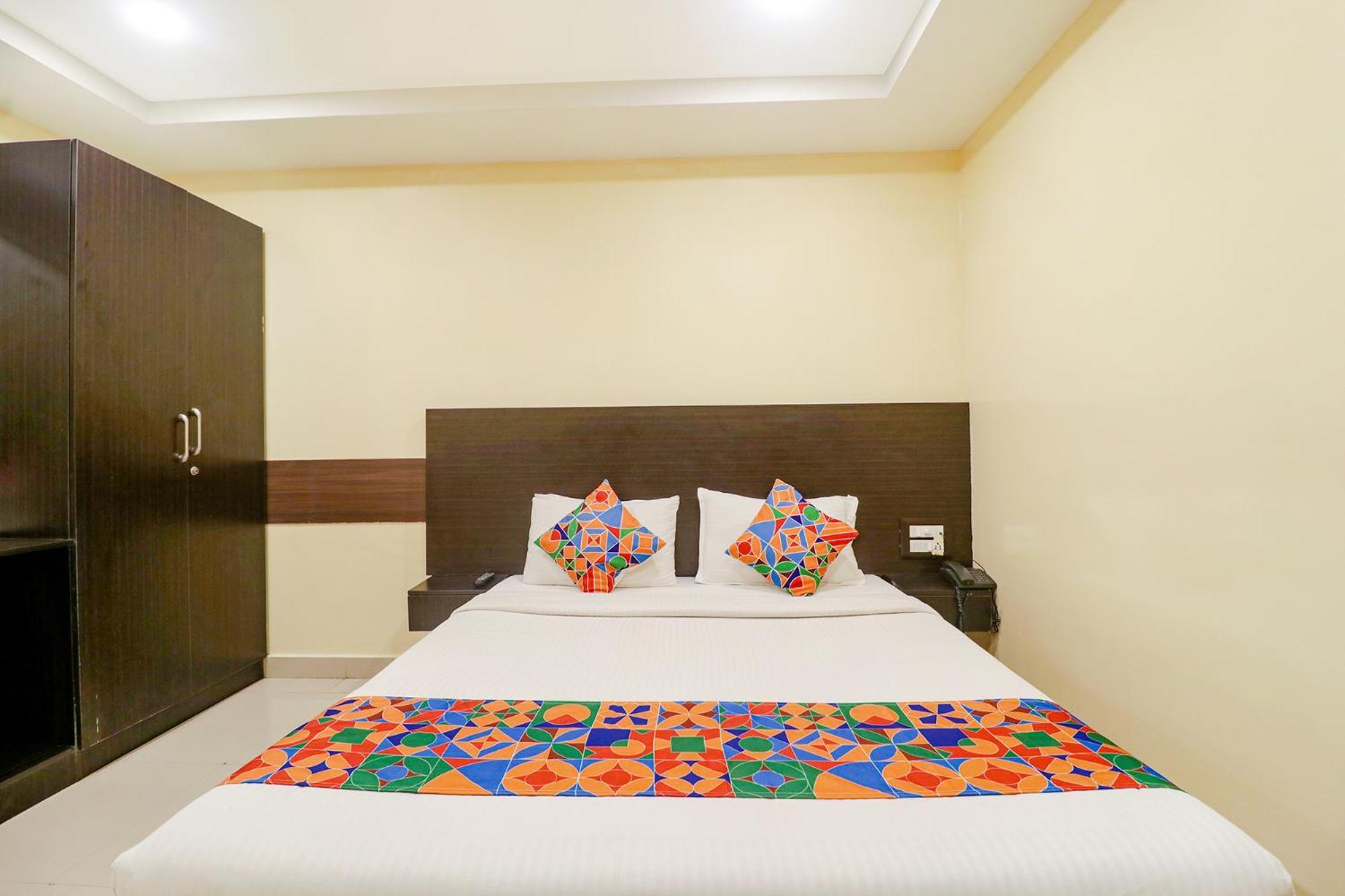 Fabhotel Champion Residency - Kr Puram バンガロール エクステリア 写真