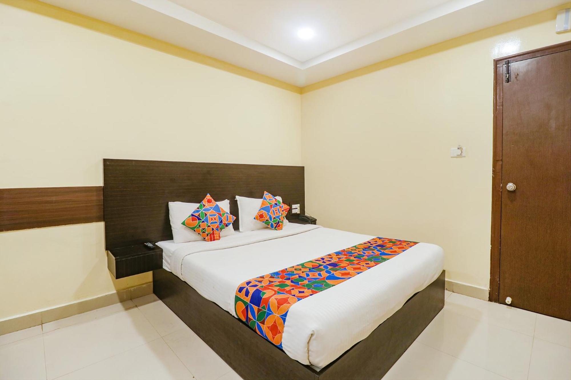 Fabhotel Champion Residency - Kr Puram バンガロール エクステリア 写真