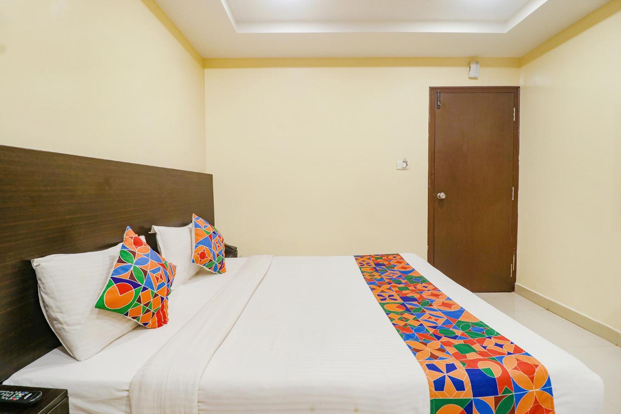 Fabhotel Champion Residency - Kr Puram バンガロール エクステリア 写真