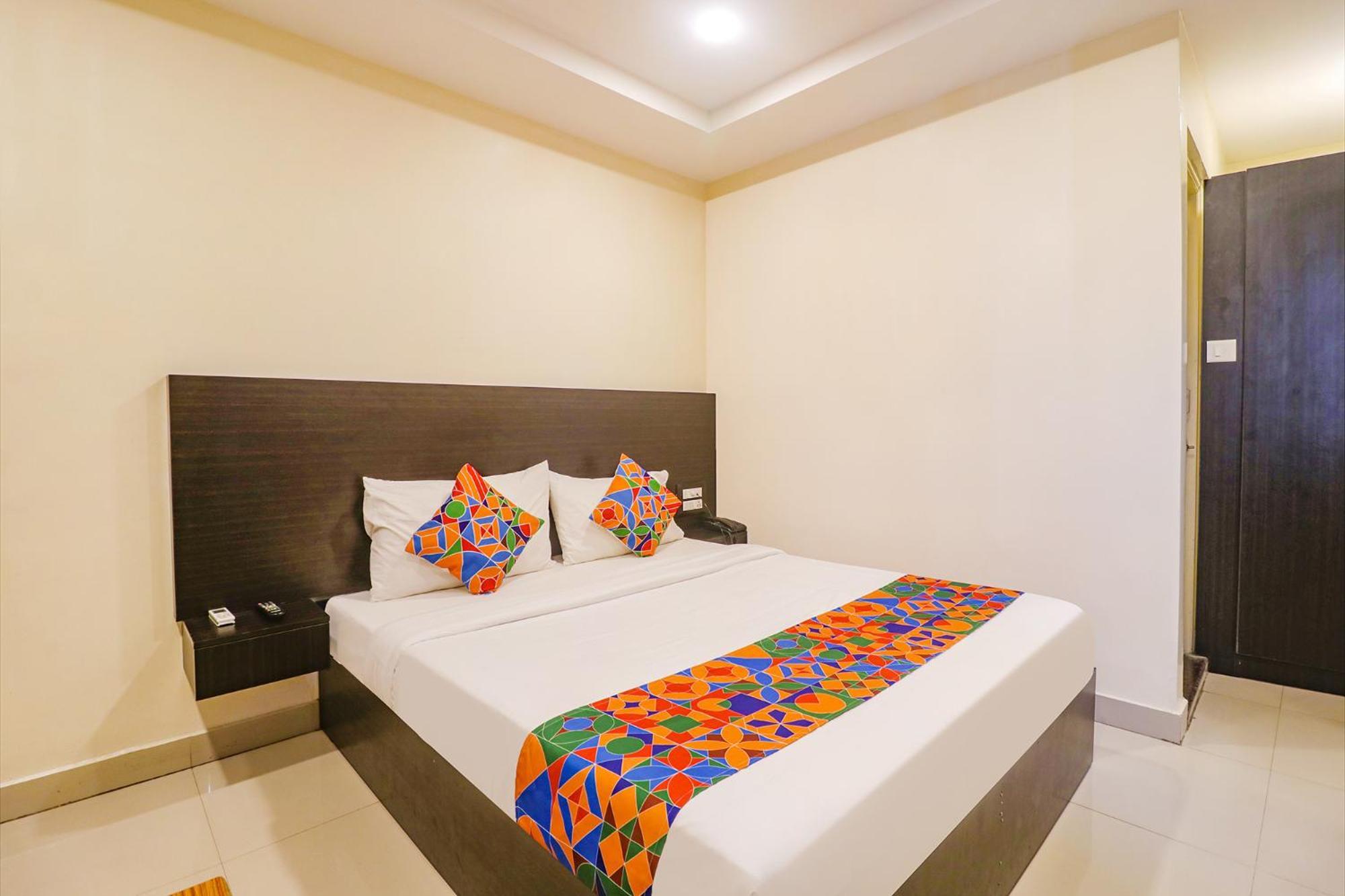 Fabhotel Champion Residency - Kr Puram バンガロール エクステリア 写真
